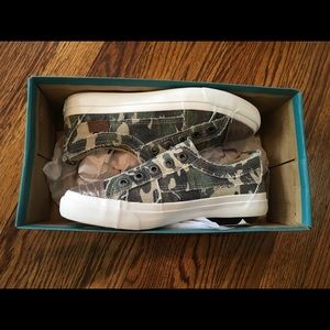 Blowfish Malibu Camouflaged shoes